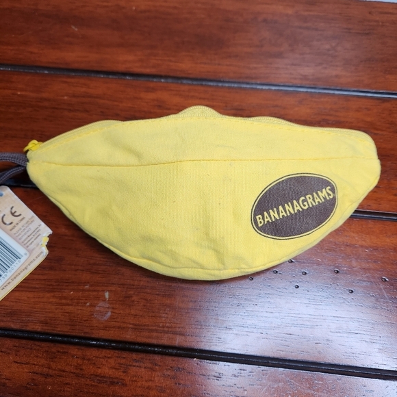 Bananagrams Crossword Word Game Family Fun Bananagram Award Winning Game Night - Picture 7 of 12